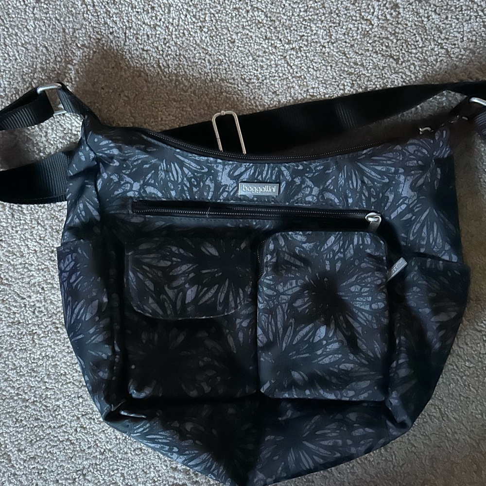 Baggallini Black Floral Men's Bag